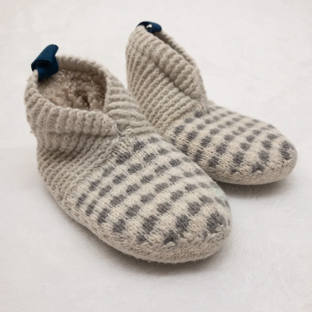 Bombas Gripper‎ Slipper Socks Toddler Size 5-7 Gray Cream Knit Sherpa Lined Kids